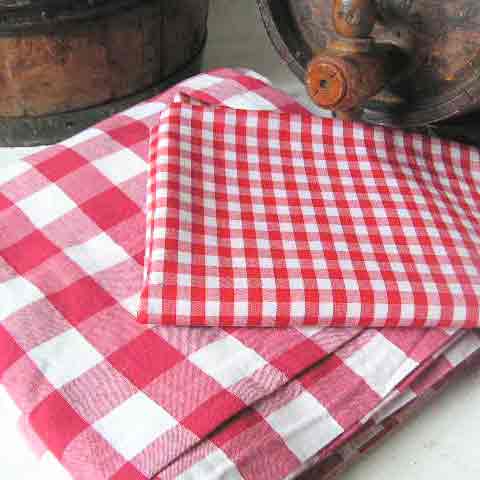 TABLECLOTH, Red & White Assorted